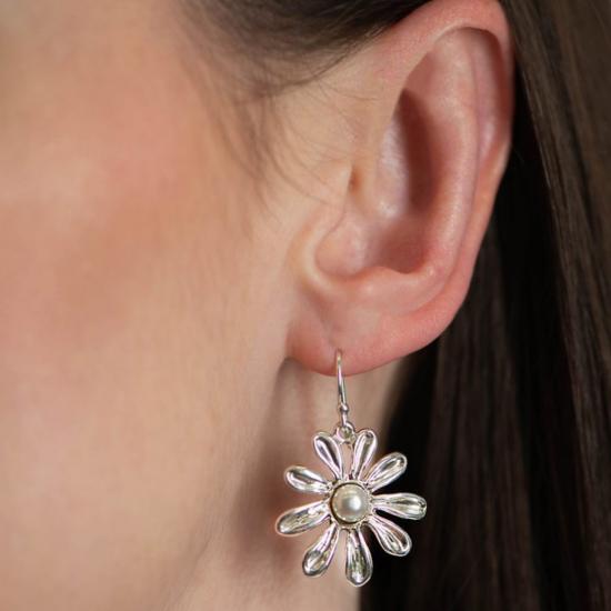 Daisy earring from John McKellar